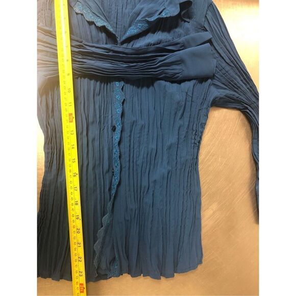 Bay Studio Career Petite Women’s Blue Long Sleeve Button Down too - Picture 3 of 6